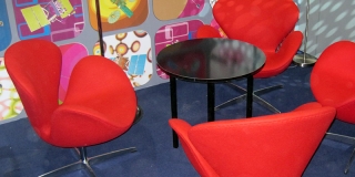 Dynamic Group, spol. s r.o. - Křesla Swan a Capital Lounger na výstavě Cebit v Hannoveru